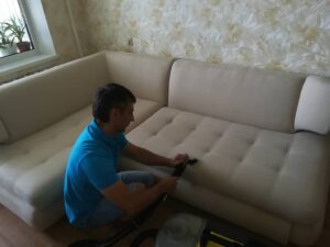 постирать диван дома